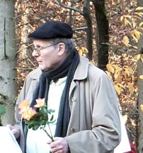 Gröninger leitet das buddhistische Zentrum, das ...