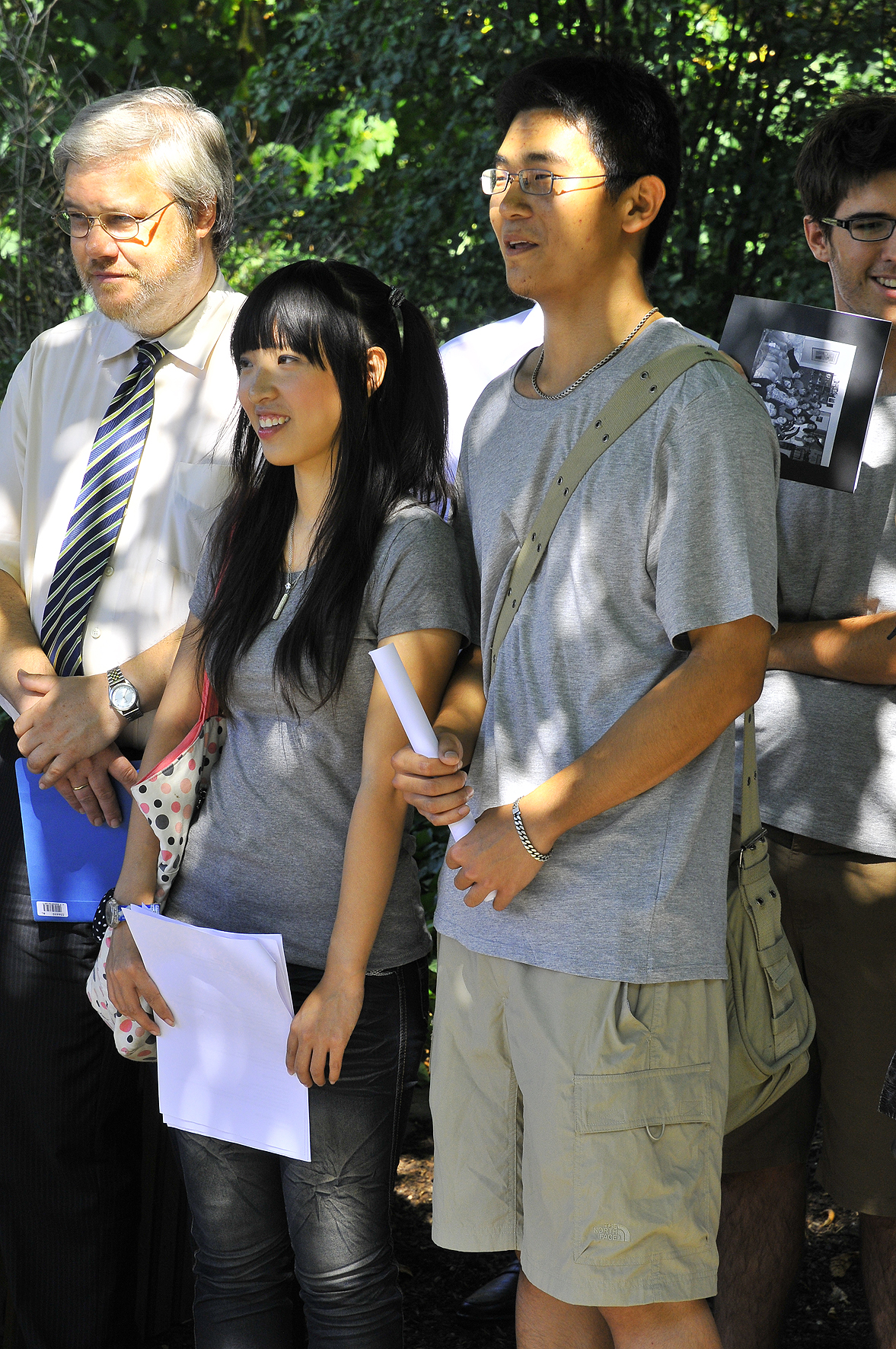 Doch die Themenschwerpunkte der Stiftung beziehen sich nicht ausschließlich auf die NS-Zeit. Mit chinesischen Teilnehmerinnen und Teilnehmern wurde beispielsweise auch die Situation von Minderheiten und Menschenrechten in ihrem Heimatland diskutiert.