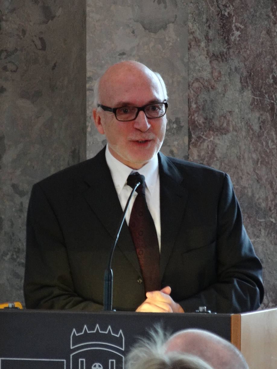 Prof. Dr. Gerd Weiß, Leiter des Landesamtes für Denkmalpflege Hessen bei seiner Begrüßungsansprache.