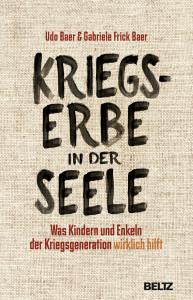 »Wir knüpfen dort an, wo die anderen Kriegskinder- und Kriegsenkel-Bücher aufhören: bei dem, was hilft. Denn die Kette der Traumaweitergabe muss unterbrochen werden, damit nicht auch noch unsere Kindeskinder unter den Kriegsfolgen leiden müssen.« Udo Baer und Gabriele Frick-Baer