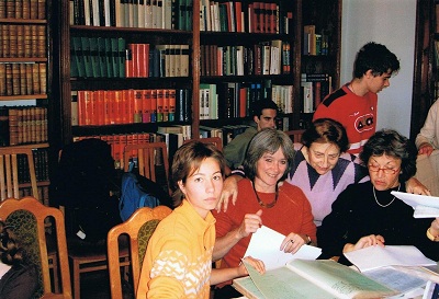 Archivarbeit in Paks - v.l.n.r.: Judit Szabó, Cornelia Rühlig, Vera Dotan, Birgit Schüller