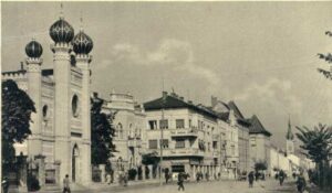 Links (mit Türmen): die neologe (reformerische) Synagoge von Cluj.
