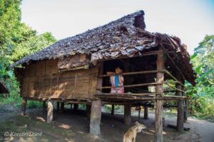 Typisches Dorf der Karen/ Kayin 2019 - die Bomben der Tatmadaw seit Ende Maerz 2021 haben Tausende in die Flucht an die thailaendische Grenze getrieben