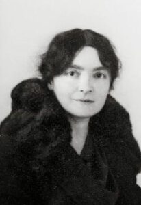 Nelly Sachs (1891– 1970). Auch die Bücher dieser Lyrikerin wurden im Mai 1933 in die Flammen geworfen. 1966 erhielt sie den Nobelpreis für Literatur.