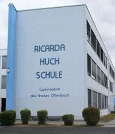 Mit der Ricarda-Huch-Schule in Dreieich arbeiten wir seit Jahren eng zusammen, haben daher auch bereits einen sehr effektiven Kooperationsvertrag mit ihr geschlossen. 